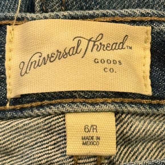 UNIVERSAL THREAD Denim Frayed Hem Women's Shorts - Picture 4 of 4